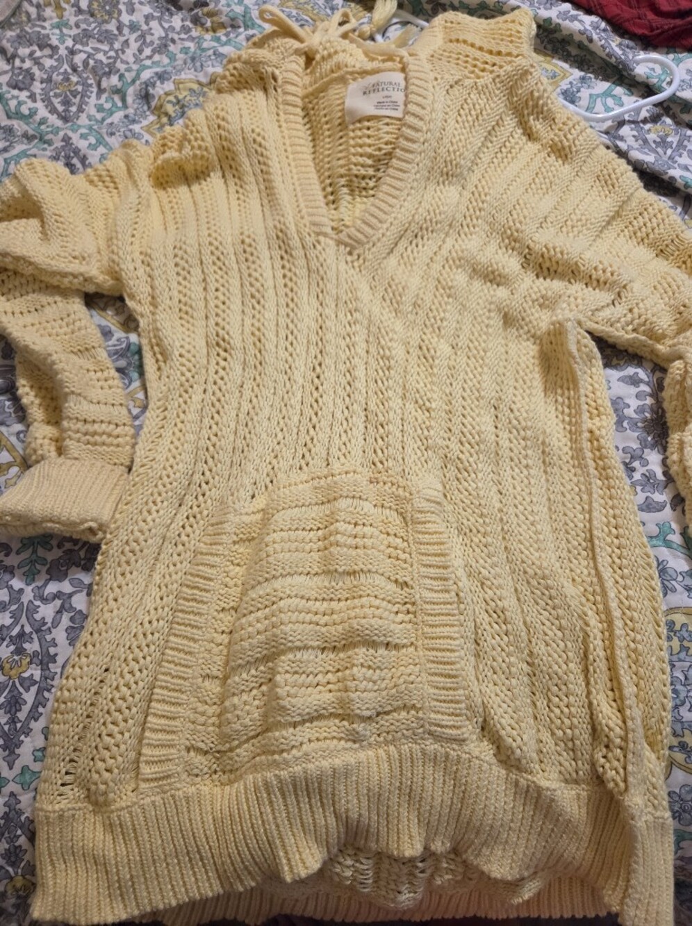 Light Yellow Cable-Knit Hooded Sweater with Pocket